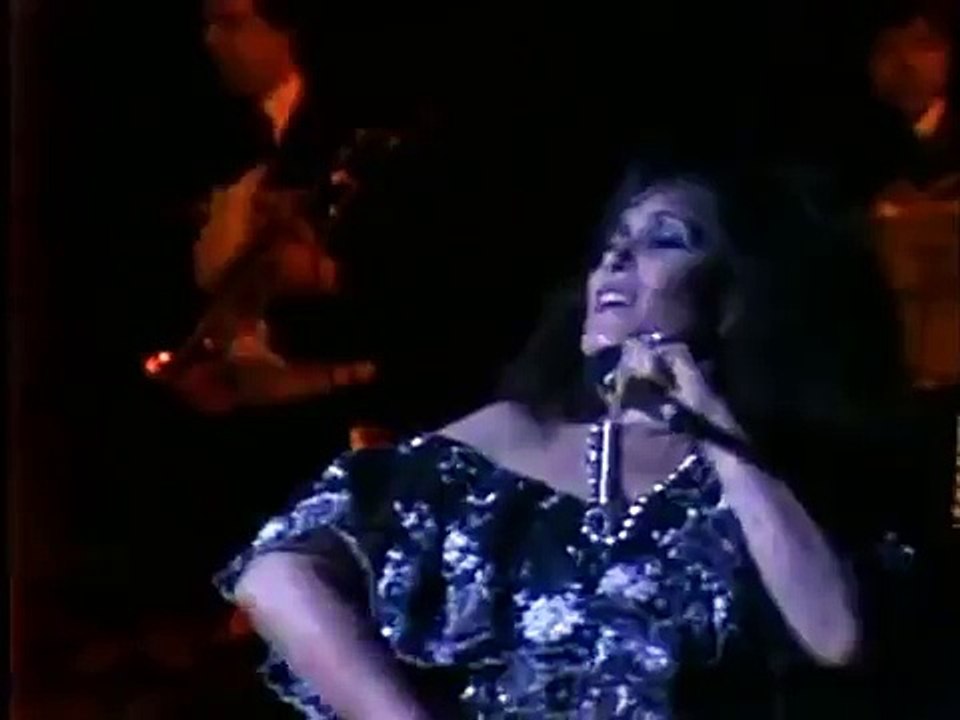 Lucha Villa - María de los guardias (en vivo)
