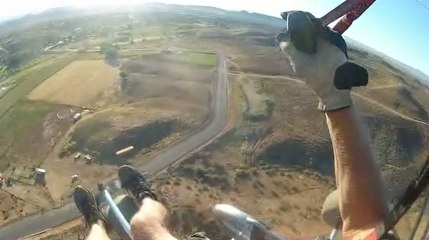 Powered Paraglider Lands Like A Pro in Emergency Situation
