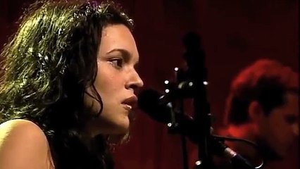 Norah Jones - What Am I To You?