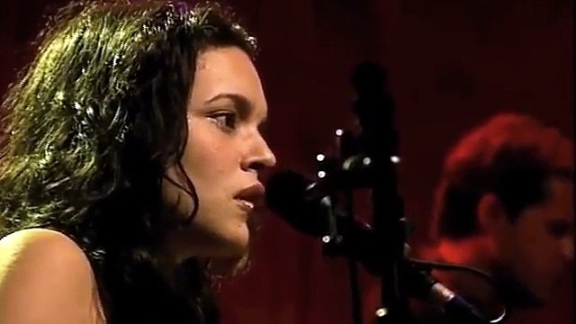 Norah Jones - What Am I To You?
