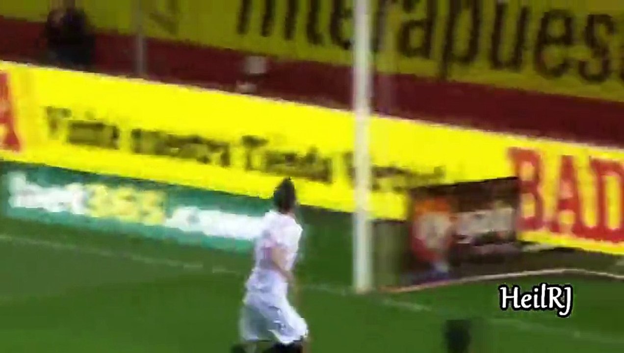 Star Footballer Lionel Messi Playing Skills