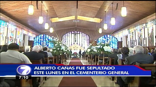 Políticos ciudadanos y artistas dieron último adiós a “Beto” Cañas