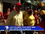 Luis Guillermo Solís comparte su mensaje caminando por barrios del país