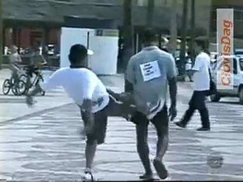 Câmera escondida Silvio Santos - Por favor `me chute´