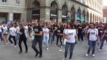 Flash Mob Milano - back to school (Grease)