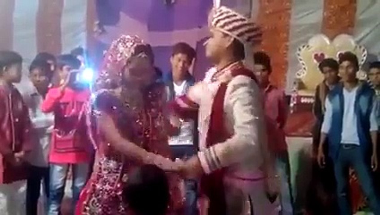 Funny Dulha Dance With Dulhan