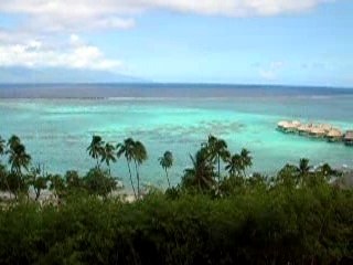 Vue sur la plage de Temae Moorea mars 07