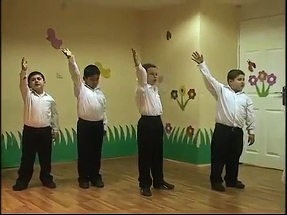 1.A Okuma bayramı Kızlar ve Erkekler Gösterisi