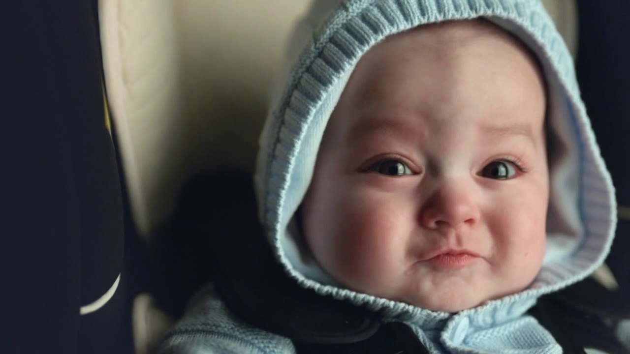 Têtes de bébés en Slow motion quand ils font la grosse commission - Magique