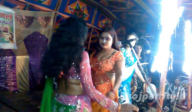 Bhojpuri Dance (भोजपुरी नृत्य) At Marriage Function | Kajal Rani Stage Show Part 1 | Bhojpuri Style