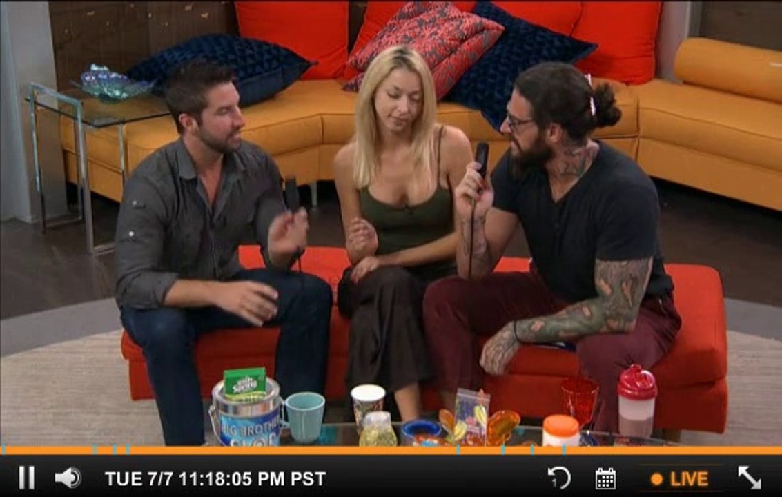 Julia/Liz hot seat