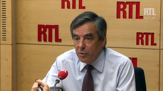 François Hollande est un maillon faible dans la crise grecque, dit François Fillon