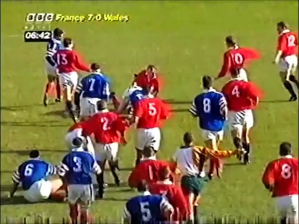 Arwel Thomas KO punch on Philippe Carbonneau