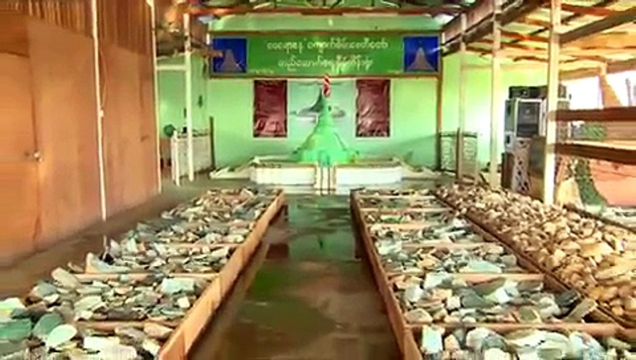 Jade is now being used to construct the world's only Jade Pagoda