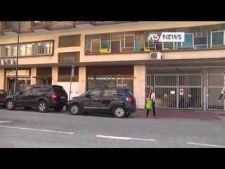 TROVA I LADRI IN CASA, SCARAVENTATA A TERRA