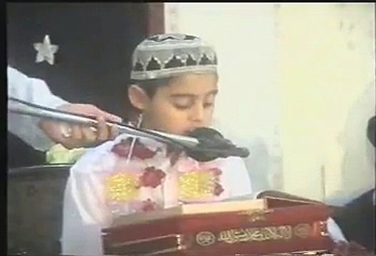 WORLD BEST CHILD QURAN RECITATION Shk Qari M Ayyub Asif 11 yrs old
