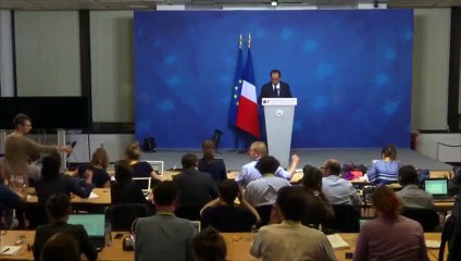 Hollande : M. Tsipras doit faire des "propositions tout à fait précises" et "sérieuses"