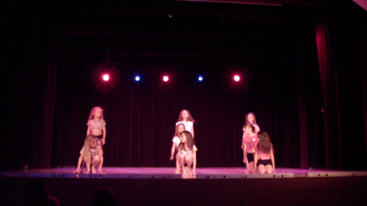 ON DANSE ( création danseurs)par les 8/9 ans gala 2015 samedi  MJC de MARIGNY LE CHATEL