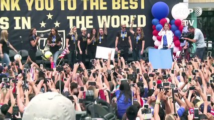 US women's team celebrates World Cup with fans in LA