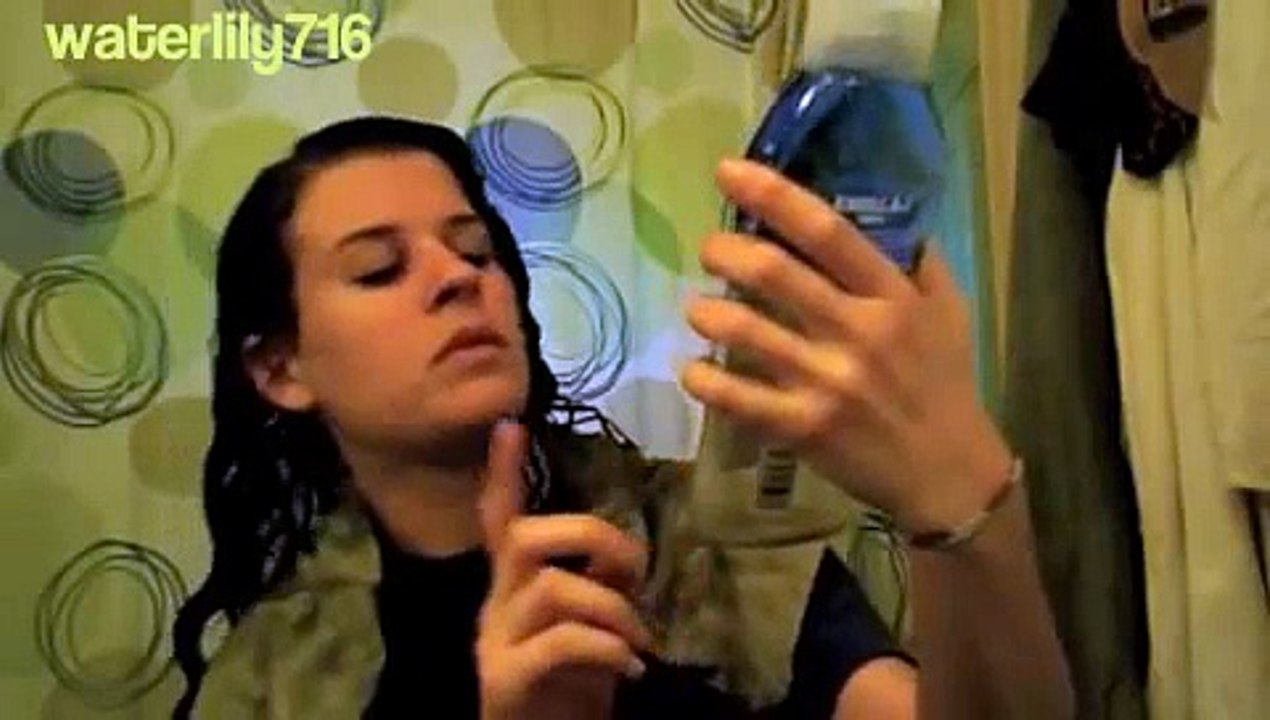 Curly Care: Styling Curly Hair Wet | Arreglarse el Pelo Rizado Mojado (Subtítulos en Español)