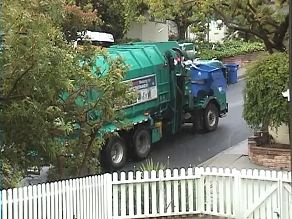 Recycling Garbage Truck Fail!