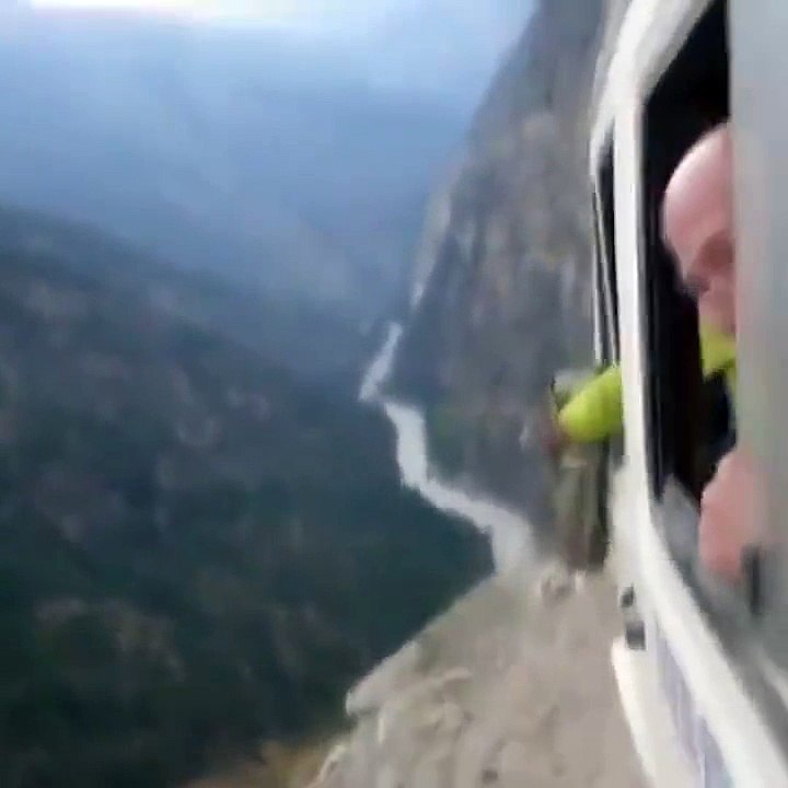 pakistan beautiful road