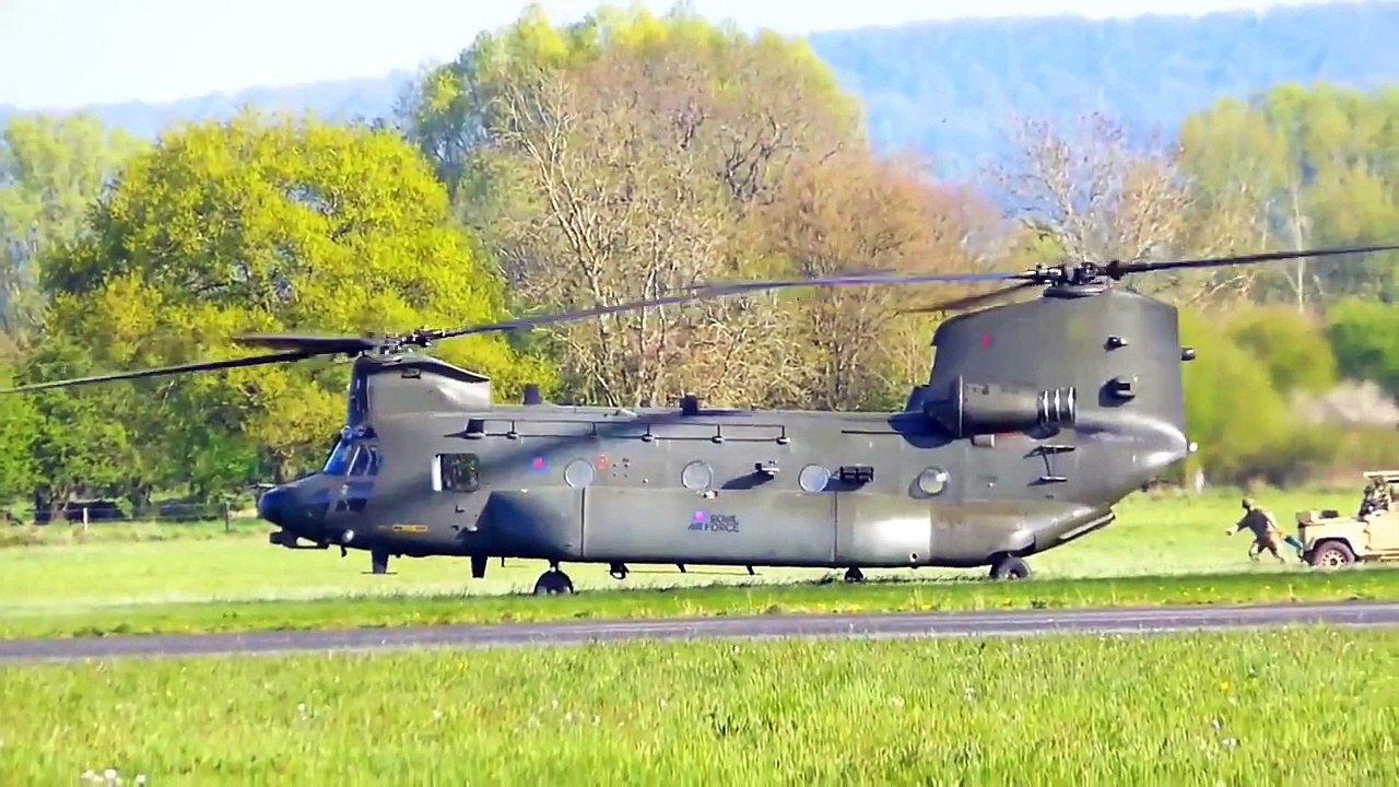 Amazing Helicopter; Boeing CH-47 Chinook Nice Aerobatics 2015