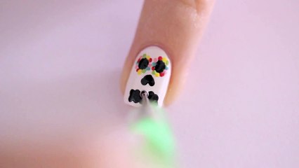 Sugar Skull Day of the Dead Nails