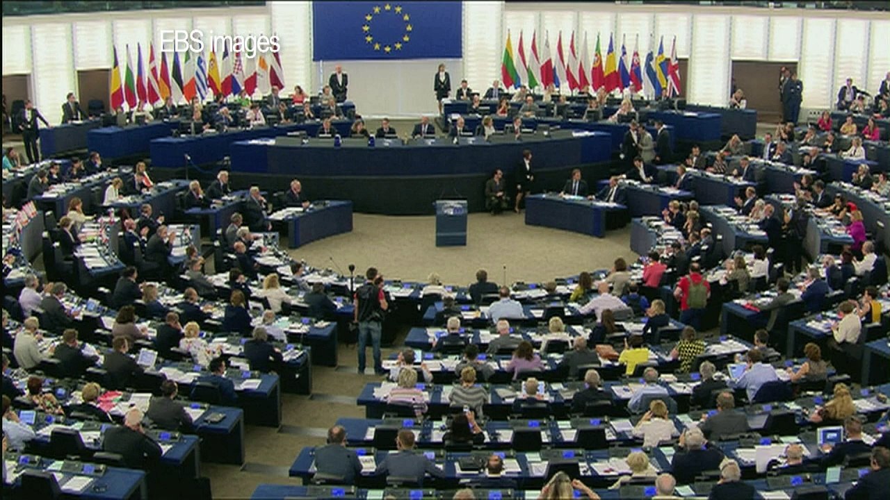 Greece seeks new bailout as deadline looms