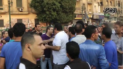 طرد أكمل قرطام عضو الوطنى المنحل من ميدان التحرير
