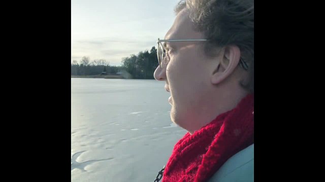 Jana och Ole delar kunskap om en plats med knepig vägbeskrivning