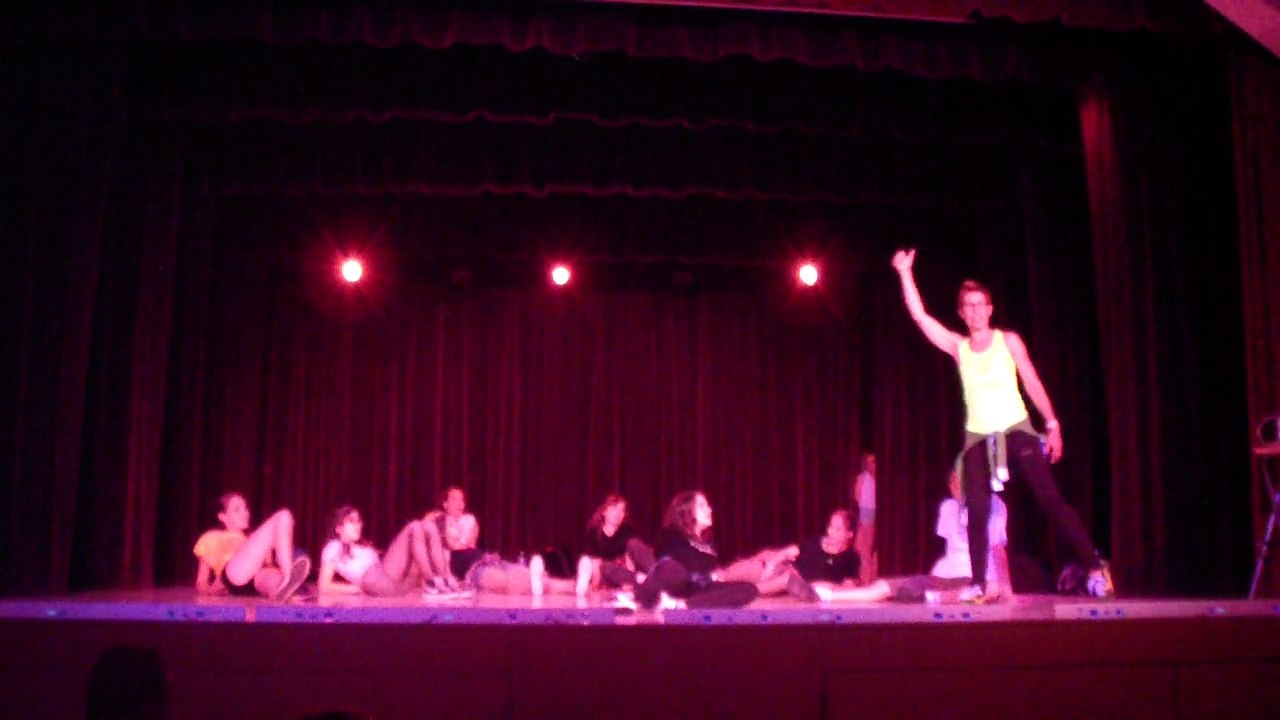 QUAND LE CHAT EST PARTI , LES SOURIS DANSENT !!!par les ADOS     gala 2015 samedi  MJC de MARIGNY LE CHATEL