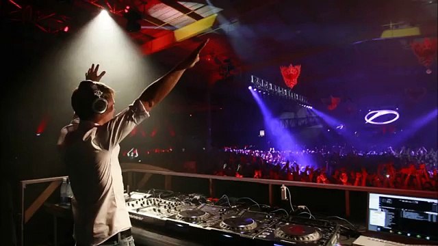 Tiesto vs Armin Van Buuren. Trance clasico ( Groover )