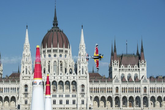 Soaring Over the Danube in Budapest | Red Bull Air Race 2015