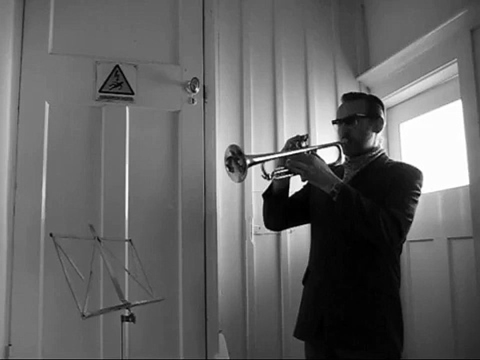 Looney Tunes Merrie Melodies theme music on Trumpet - Danger of Death !