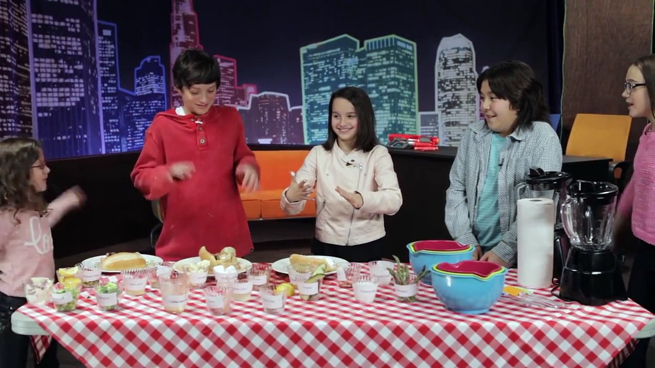 Worst Chef with Bratayley - Neon Arcade