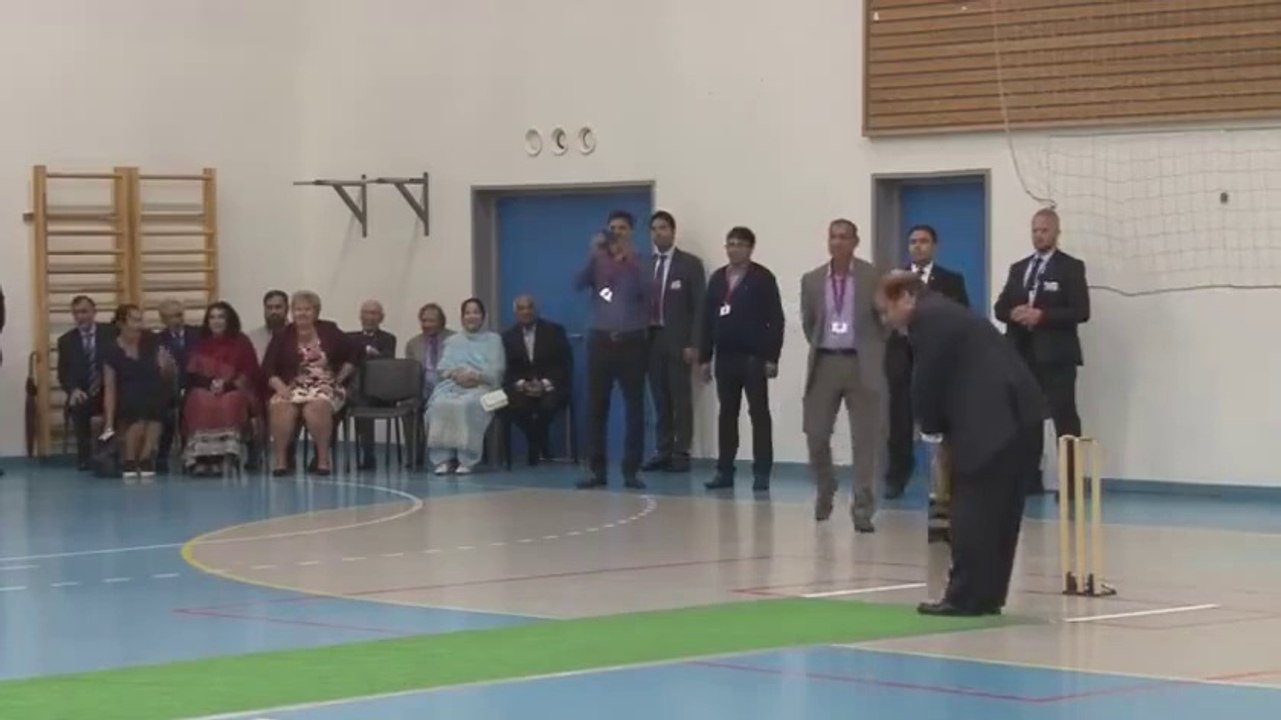 PM  Nawaz Sharif playing cricket with girls in OSLO