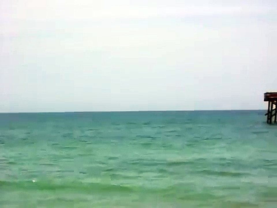 UFO FILMED OFFSHORE FROM FLAGLER BEACH FLORIDA, NO BIRD, NO PLANE, NO JOKE