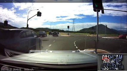 Vehicle crash and rollover - Cairns QLD