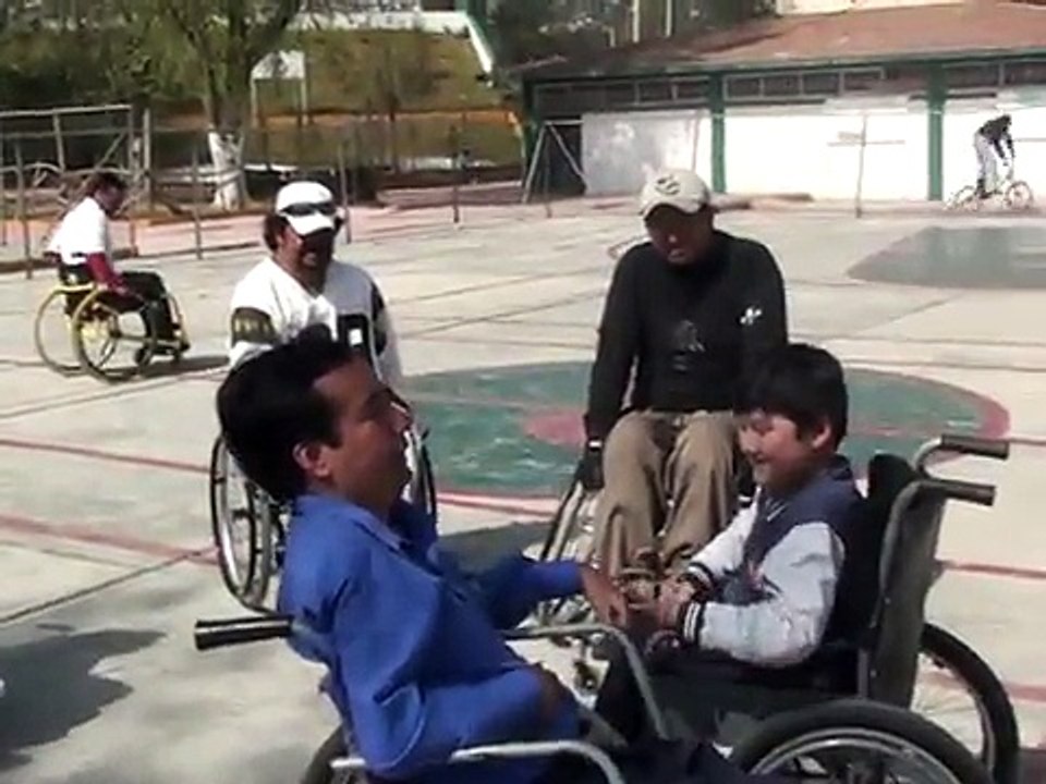 niño en silla de ruedas 4