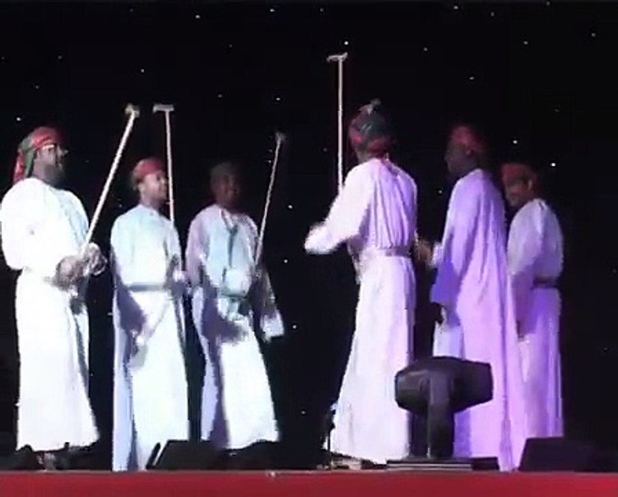 فن  الرزحة العماني - احتفال مانشستر Razha Omani Folk Dance