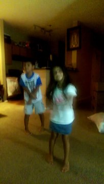 2 cute kids dancing gangnam style