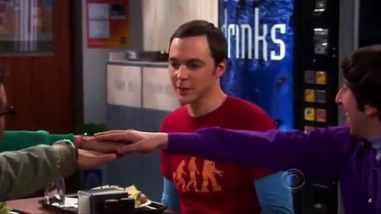 The Big Bang Theory - Penny Kicks A Hacker In The Balls