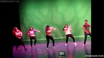 MUY BUEN SHOW ESPECTACULO MUJERES BAILANDO DANZA EN EL ECENARIO ANTE UN PUBLICO QUE APLAUDE Y LES GUSTA LA TABLA RITMICA JULIO 2015