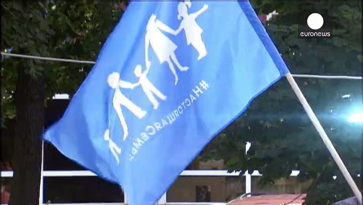 Le parti de Poutine dévoile le drapeau des hétéros en réponse au drapeau gay