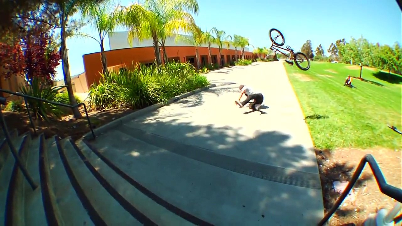 Compilation de chutes sauvages en BMX Vidéo Dailymotion