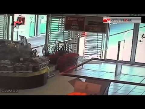 TG 08.07.15 Bari: rapinatore social, reclutava soci su Facebook