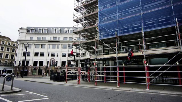 Assassin s Creed Syndicate Meets Parkour in Real Life!