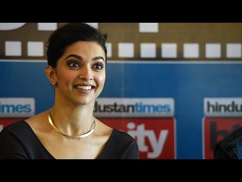Deepika Padukone's witty reply to a fan who proposed her with a 'My Choice' poem