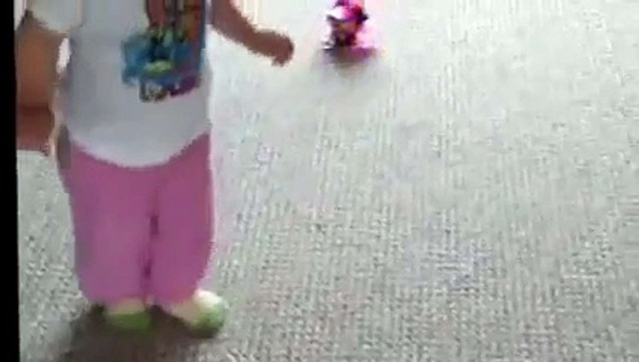 Žaislinė mašina - "Stunt Robot" (Pultu valdoma), www.360pirk.lt